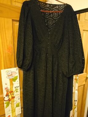 River Island Black Eyelet V‑Neck Long Sleeve Midi Dress